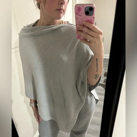 Barefoot Dreams Cozychic Ultra Lite Poncho in Blue Water - Picture 3 of 7